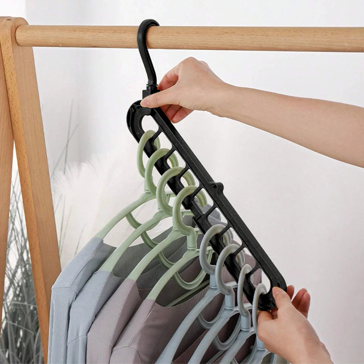 Cintre pliable multifonction
