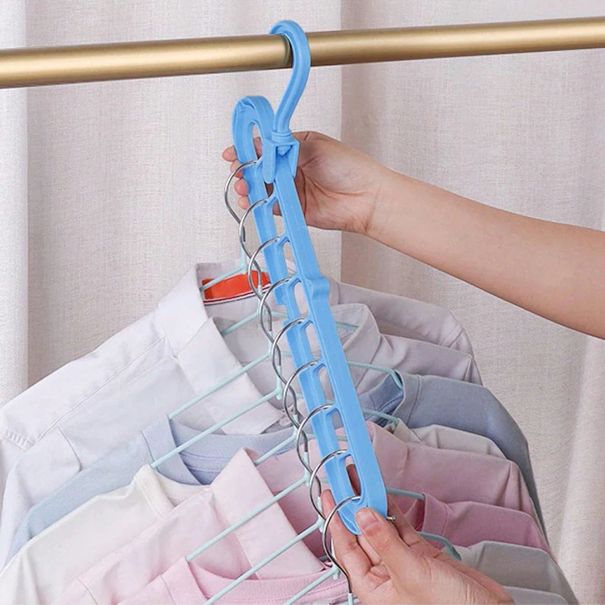 Cintre pliable multifonction